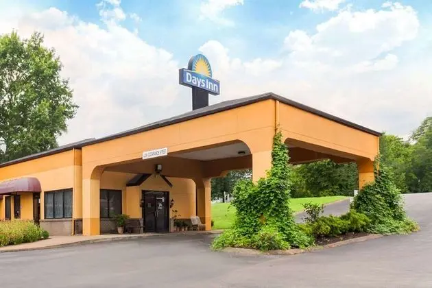 Days Inn by Wyndham Columbia