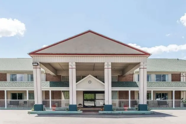 Days Inn by Wyndham Columbus IN - Dış Mekan