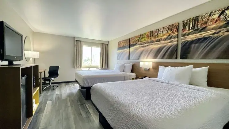 Days Inn by Wyndham Columbus IN - Öne Çıkan Resim
