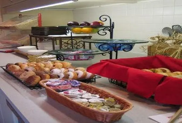 Days Inn by Wyndham Davenport IA