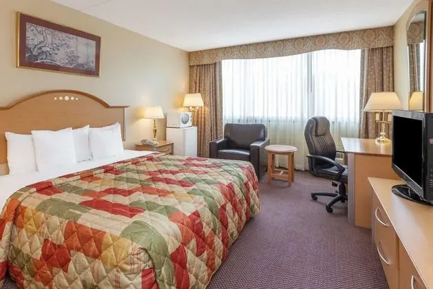 Days Inn by WyndhamHotel East Brunswick