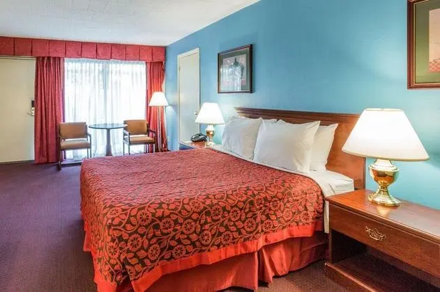 Days Inn by Wyndham East Stroudsburg - Genel