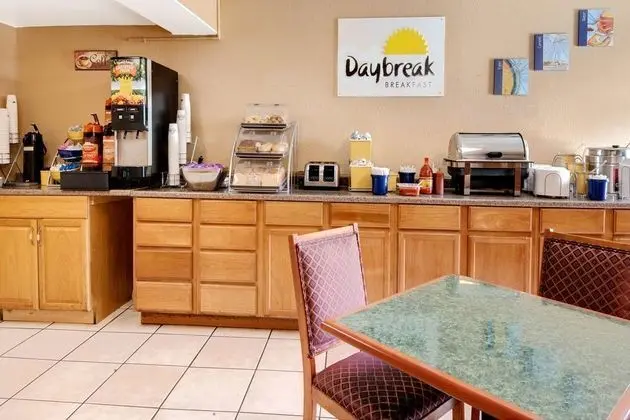 Days Inn by Wyndham El Paso Airport East