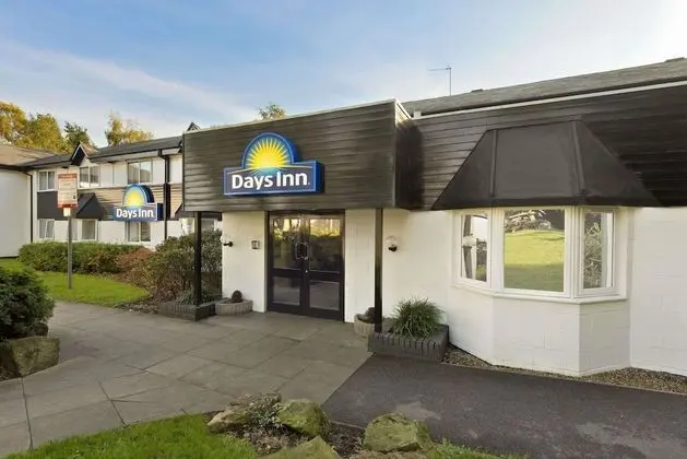 Days Inn by Wyndham Fleet M3 - Dış Mekan