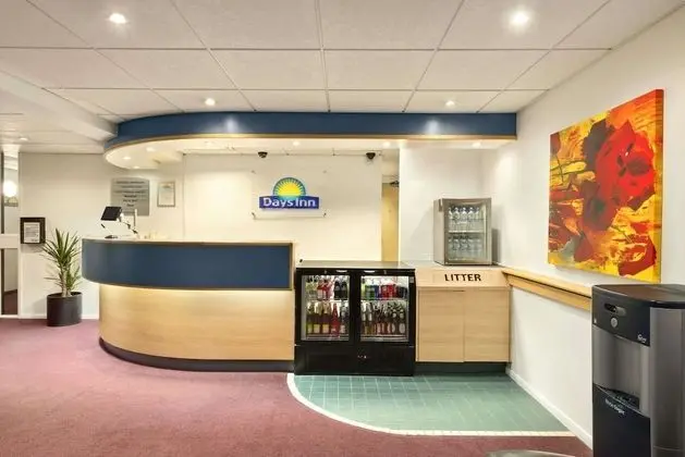 Days Inn by Wyndham Fleet M3 - Lobi