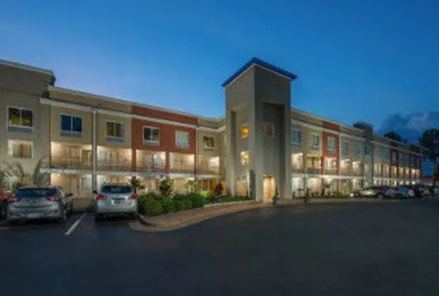 Days Inn by Wyndham Florence Near Civic Center
