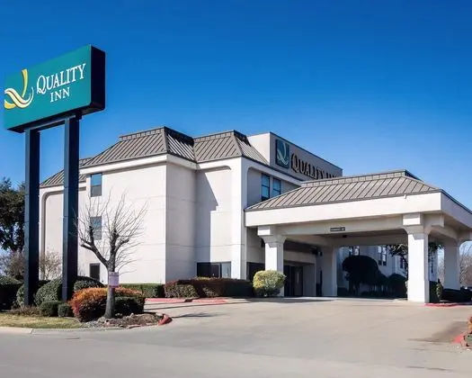 DAYS INN BY WYNDHAM FORT WORTH NORTH FOSSIL CREEK