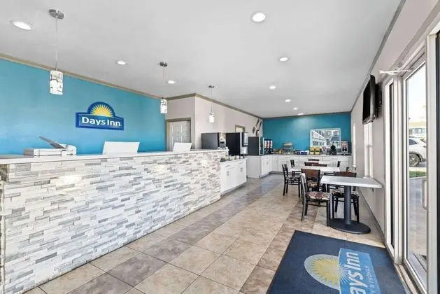 Days Inn by Wyndham Gainesville - Lobi