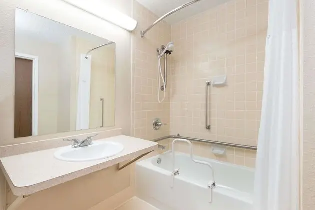 Days Inn by Wyndham Gillette - Banyo Tipleri