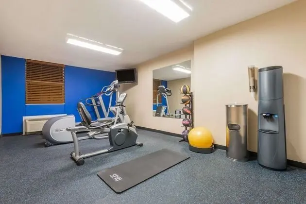Days Inn by Wyndham Gillette - Fitness