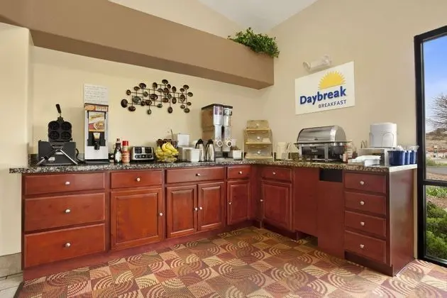 Days Inn by Wyndham Globe