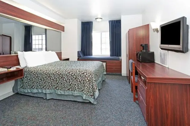 Days Inn by Wyndham Greeley