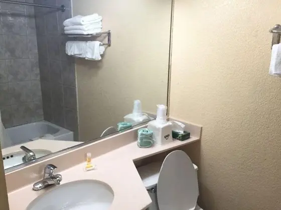 Days Inn by Wyndham Grove City Columbus South