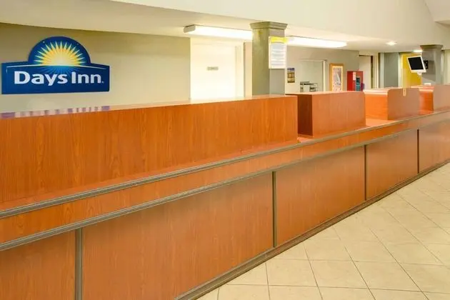 Days Inn by Wyndham Gulfport - Lobi
