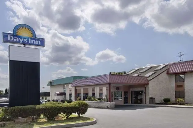 Days Inn by Wyndham Hillsborough