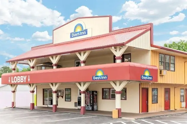 Days Inn by Wyndham Holladay - 1