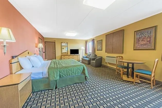 Days Inn by Wyndham Hurstbourne