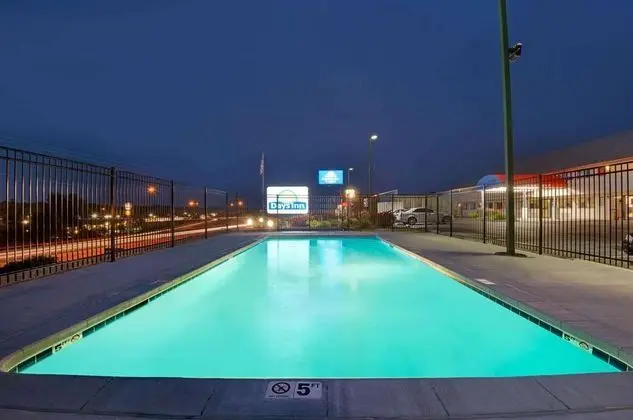 Days Inn by Wyndham Independence