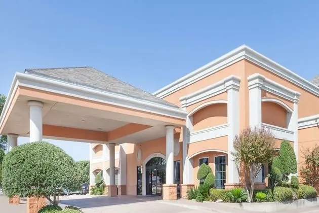 Days Inn by Wyndham Irving Grapevine DFW Airport