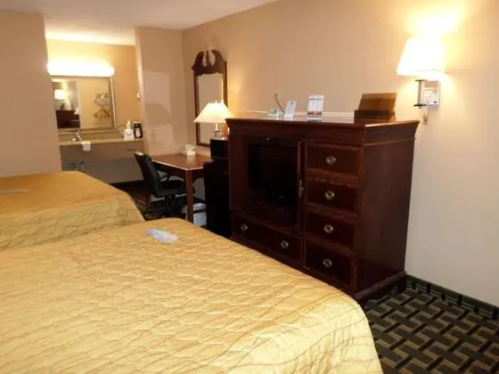 Days Inn by Wyndham Kent - Akron