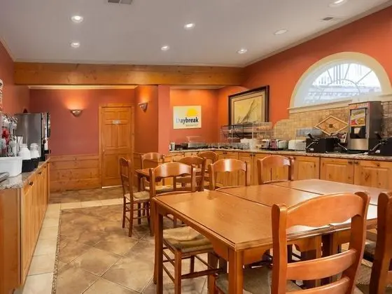 Days Inn by Wyndham Kill Devil Hills - Yeme / İçme