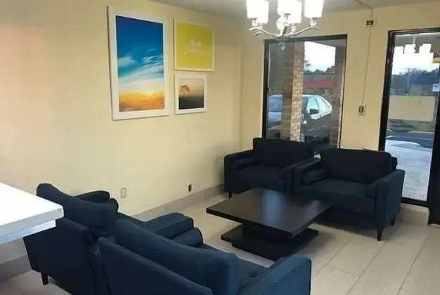 Days Inn by Wyndham King/Winston Salem Area - Lobi