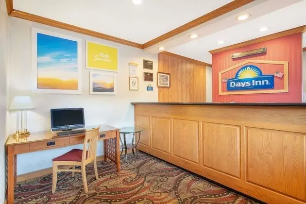 Days Inn by Wyndham Lexington - Lobi