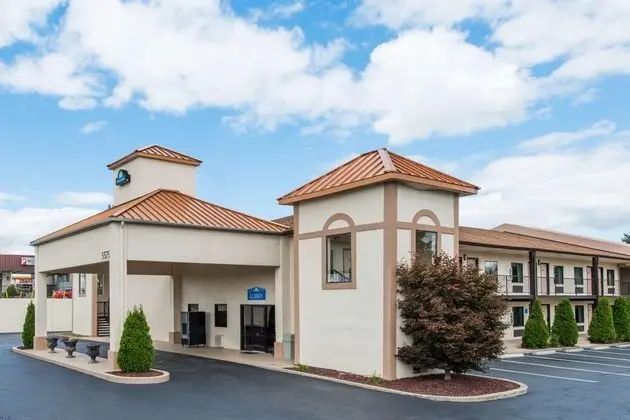 Days Inn by Wyndham Lexington Southeast