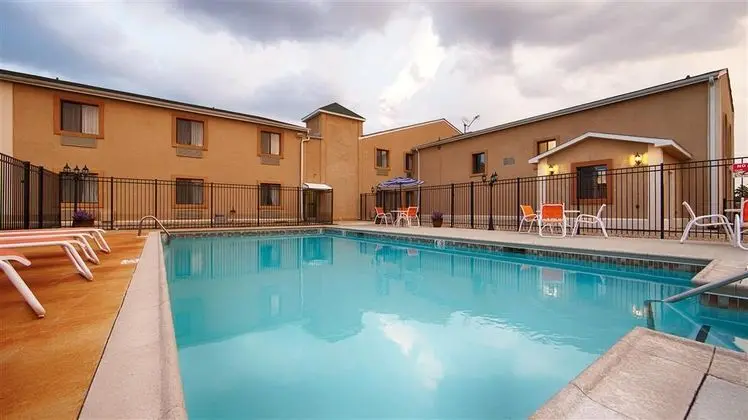 Days Inn by Wyndham Lincoln, IL/Route 66