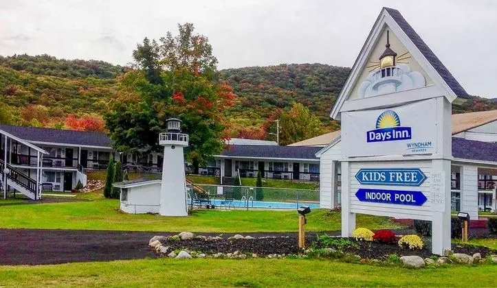 Days Inn by Wyndham Lincoln