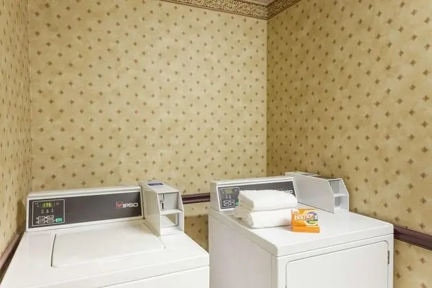 Days Inn by Wyndham Martinsburg