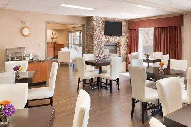 Days Inn by Wyndham Medicine Hat