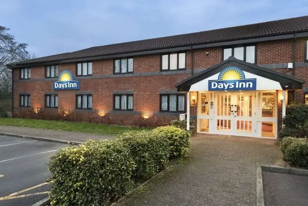 Days Inn by Wyndham Michaelwood M5 - Dış Mekan