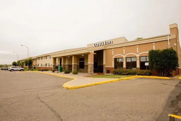 Days Inn by Wyndham Minot