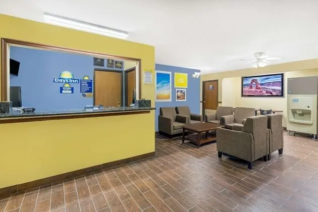 Days Inn by Wyndham Moab - Lobi
