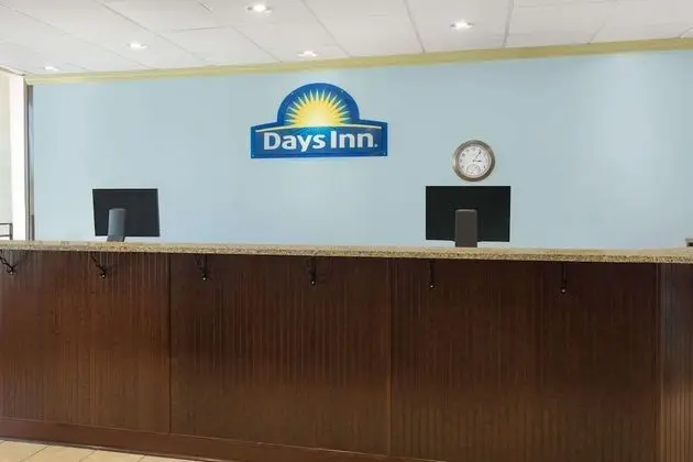 Days Inn by Wyndham Mt Pleasant-Charleston-Patriots Point - Lobi
