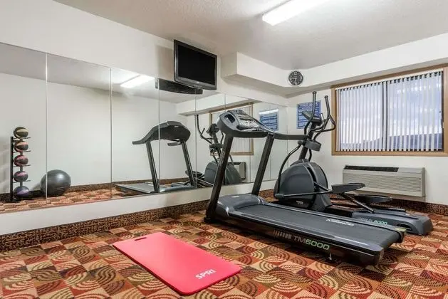 Days Inn by Wyndham Muncie -Ball State University - Fitness
