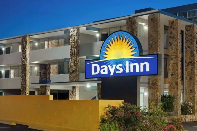Days Inn by Wyndham Myrtle Beach-Beach Front - Dış Mekan