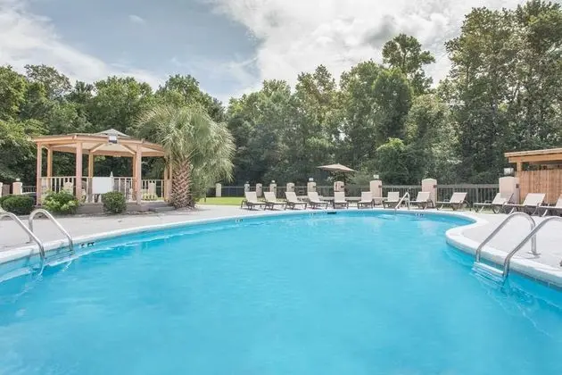 Days Inn by Wyndham Myrtle Beach - Havuz