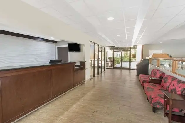 Days Inn by Wyndham Myrtle Beach - Lobi