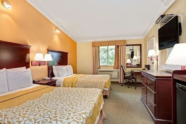Days Inn by Wyndham Nanuet / Spring Valley