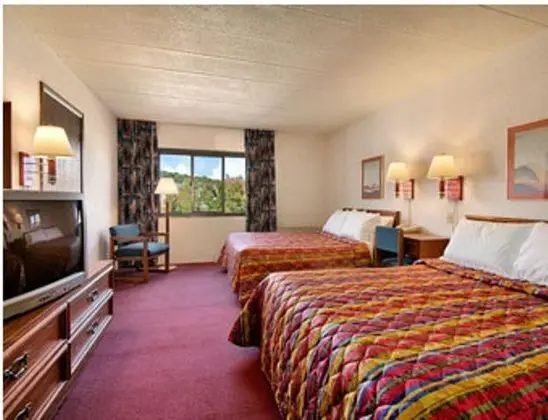 Days Inn by Wyndham New Stanton PA