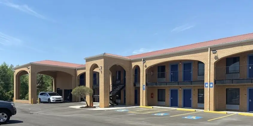 Days Inn by Wyndham Newnan - Dış Mekan