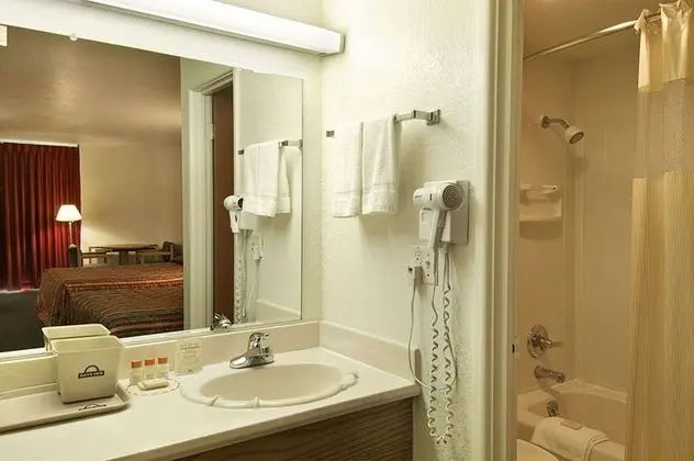 Days Inn by Wyndham Okmulgee