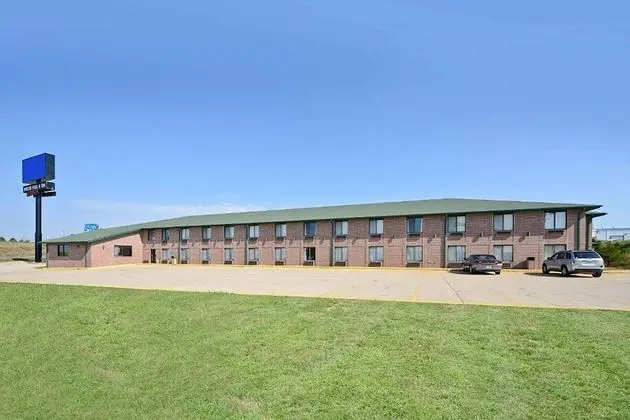 Days Inn by Wyndham Ozark Springfield - Dış Mekan