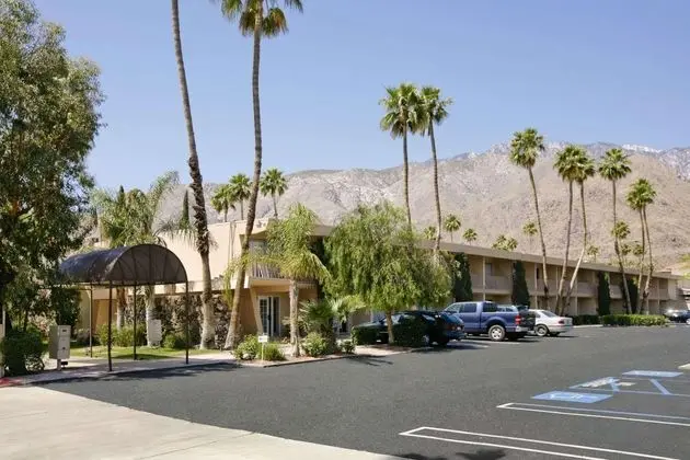 Days Inn by Wyndham Palm Springs