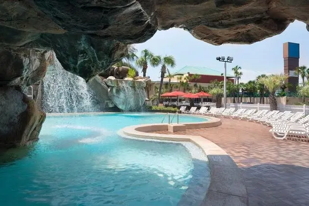 Days Inn by Wyndham Panama City Beach/Ocean Front
