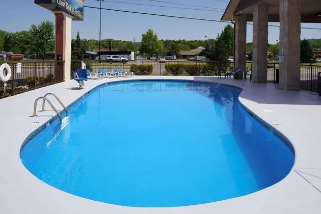 Days Inn by Wyndham Pigeon Forge Parkway - Havuz