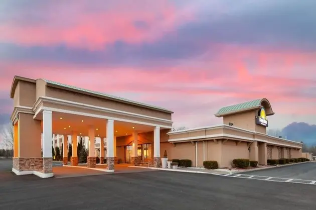 Days Inn by Wyndham Plattsburgh