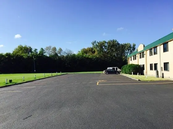 Days Inn by Wyndham Portage La Prairie - Genel